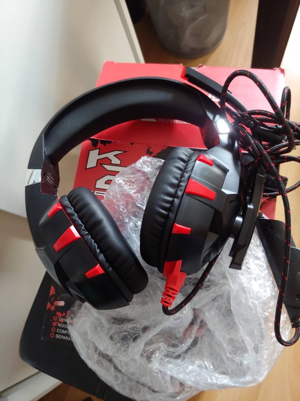KPRO GAME HEAD PHONES, FULL SIZE, RED AND BLACK